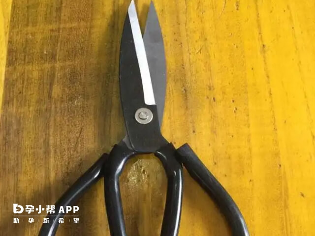 不要在卧室放剪刀类刀具