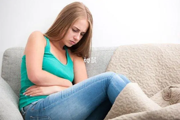 着床出血量少且持续时间短