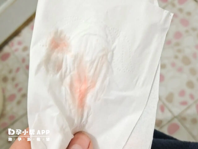 人授精成功着床会有少量血迹出现