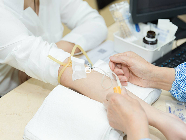 血常规检查的步骤分为抽血和化验