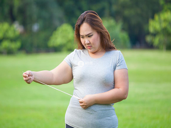 过度肥胖的女性不宜服用妈富隆