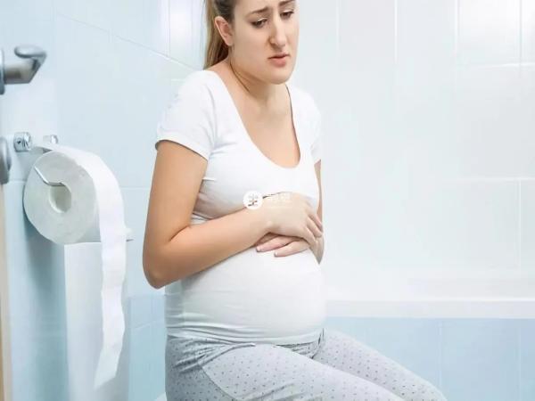 女性尿频是怀孕的征兆之一