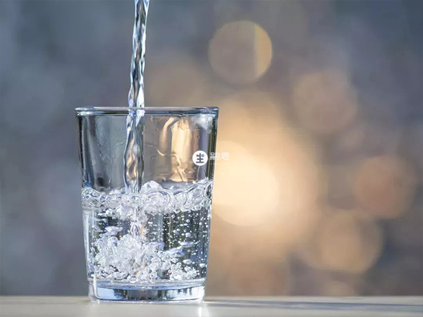 喝水可以加速体内新陈代谢