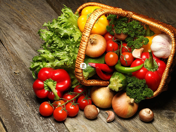 顺产后适量食用蔬菜水果利于排尿