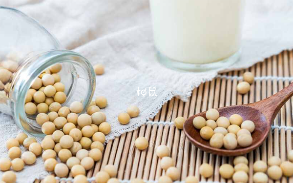 黃豆中含有的雌激素更多